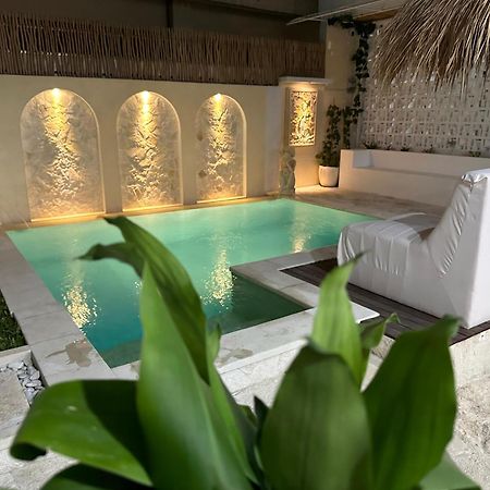 Ellies Hotel 누사두아 외부 사진