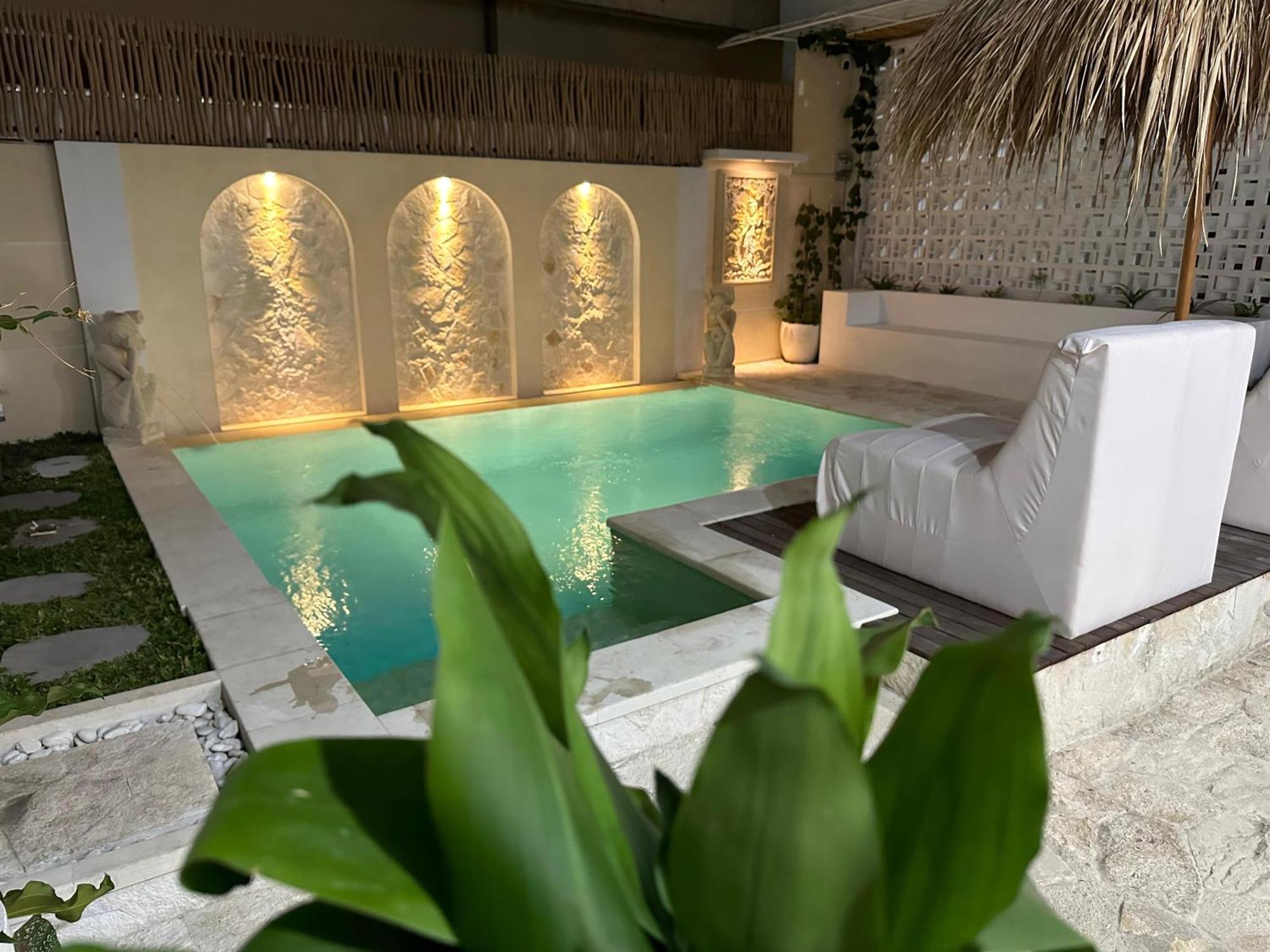 Ellies Hotel 누사두아 외부 사진
