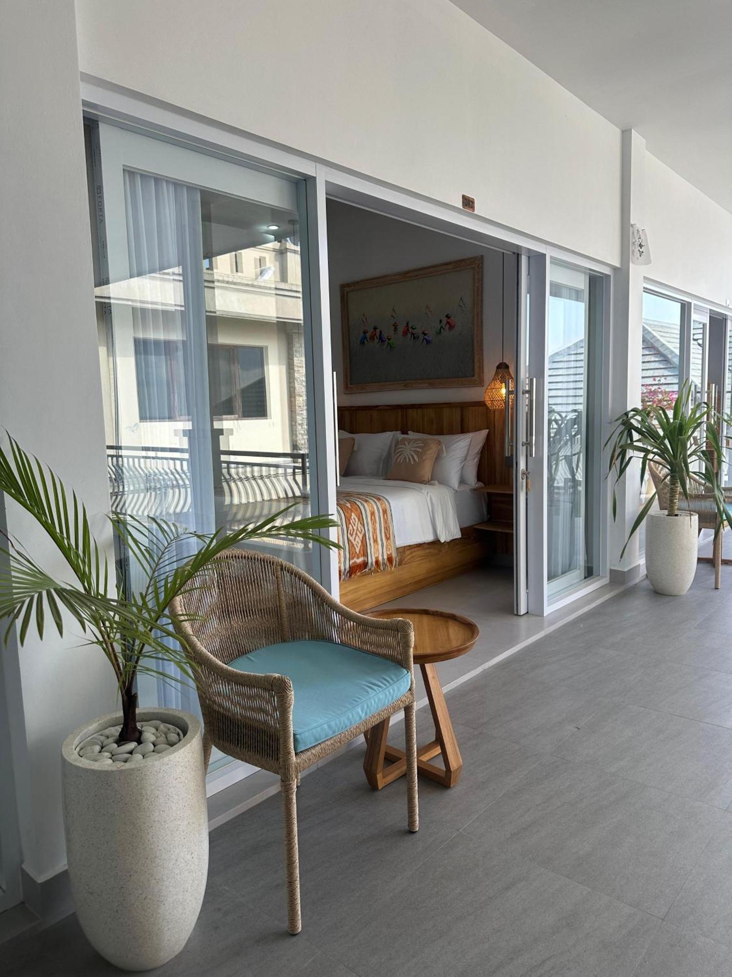Ellies Hotel 누사두아 외부 사진