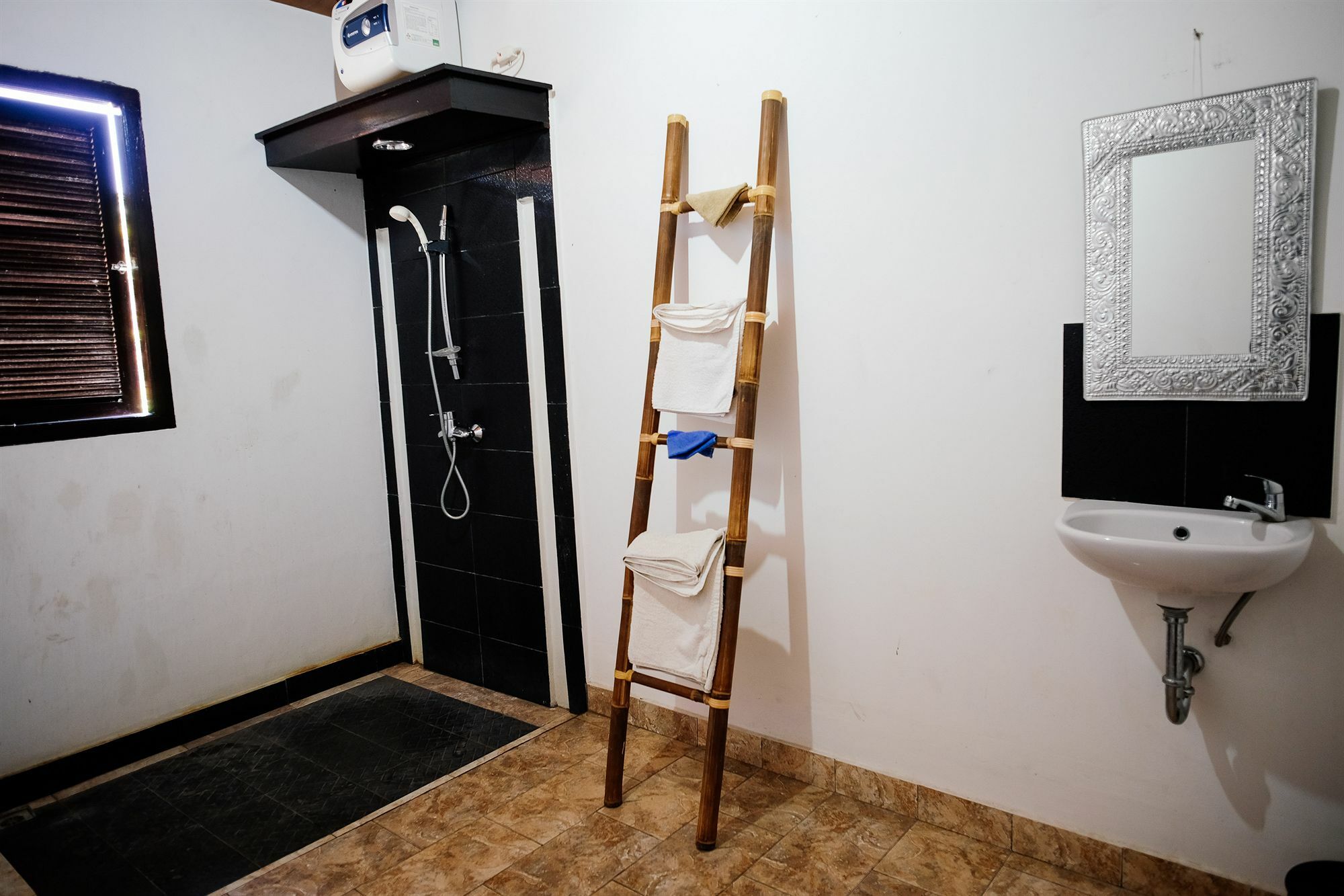 Ellies Hotel 누사두아 외부 사진
